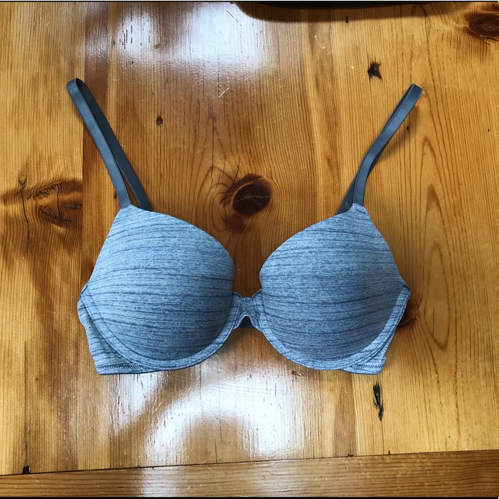NEVER WORN PINK bra